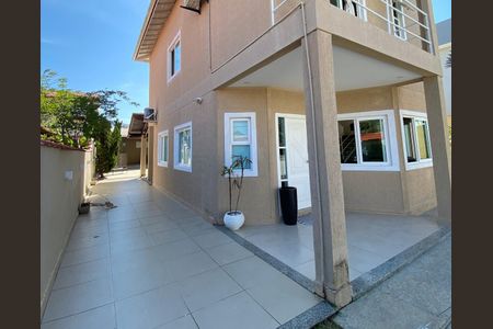 Casa de condomínio para alugar com 191m², 4 quartos e sem vaga Casa de condomínio para alugar com 191m², 4 quartos e sem vagaÁrea externa