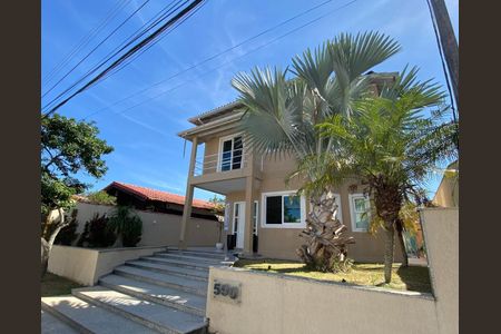 Fachada de casa de condomínio para alugar com 4 quartos, 191m² em Ponta Grossa, Maricá