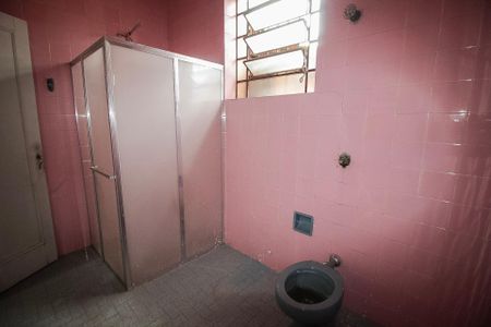 Casa à venda com 435m², 3 quartos e 4 vagas Casa à venda com 435m², 3 quartos e 4 vagasBanheiro Social