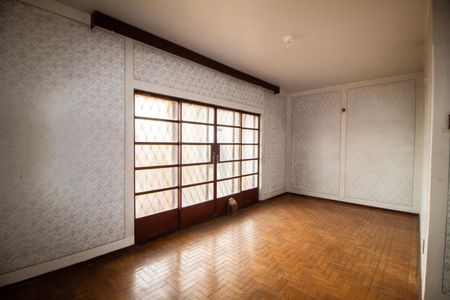 Casa à venda com 435m², 3 quartos e 4 vagas Casa à venda com 435m², 3 quartos e 4 vagasSala de Estar