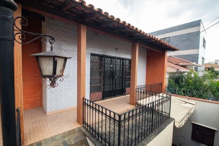 Casa à venda com 435m², 3 quartos e 4 vagas Casa à venda com 435m², 3 quartos e 4 vagasFachada da casa