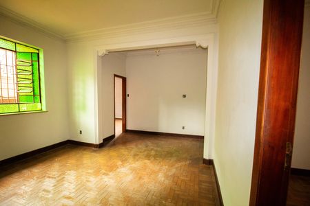 Casa à venda com 435m², 3 quartos e 4 vagas Casa à venda com 435m², 3 quartos e 4 vagasSala de Estar 02