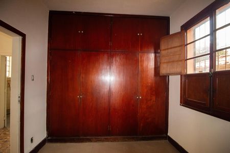 Casa à venda com 435m², 3 quartos e 4 vagas Casa à venda com 435m², 3 quartos e 4 vagasQuarto 02