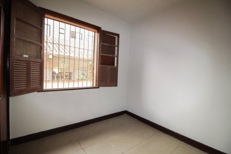 Casa à venda com 435m², 3 quartos e 4 vagas Casa à venda com 435m², 3 quartos e 4 vagasQuarto 02