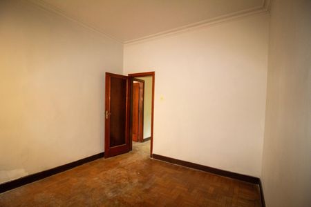 Casa à venda com 435m², 3 quartos e 4 vagas Casa à venda com 435m², 3 quartos e 4 vagasQuarto 01