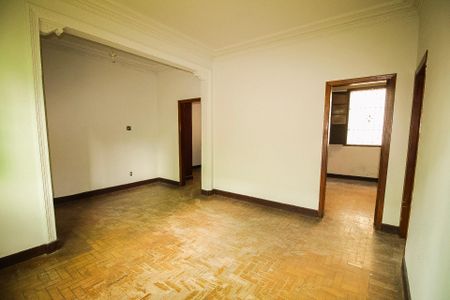 Casa à venda com 435m², 3 quartos e 4 vagas Casa à venda com 435m², 3 quartos e 4 vagasSala de Estar 02