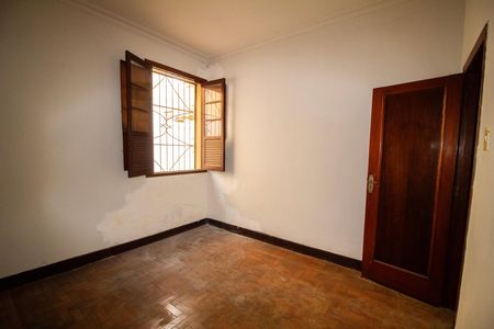 Casa à venda com 435m², 3 quartos e 4 vagas Casa à venda com 435m², 3 quartos e 4 vagasQuarto 01