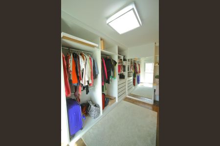 Apartamento à venda com 133m², 3 quartos e 3 vagasSuíte 2 ( closet ) 