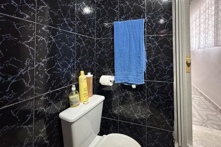 Casa à venda com 120m², 3 quartos e 1 vaga Casa à venda com 120m², 3 quartos e 1 vagaBanheiro Social - Casa 2