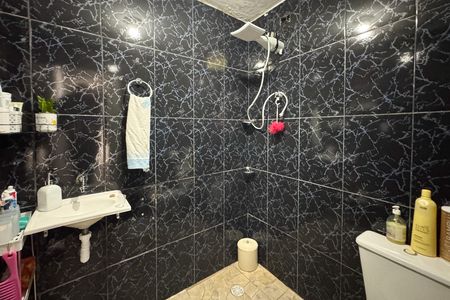 Casa à venda com 120m², 3 quartos e 1 vaga Casa à venda com 120m², 3 quartos e 1 vagaBanheiro Social - Casa 2