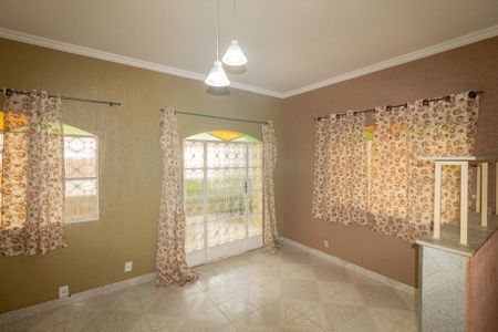 Sala de casa à venda com 2 quartos, 214m² em Campo Grande, Rio de Janeiro