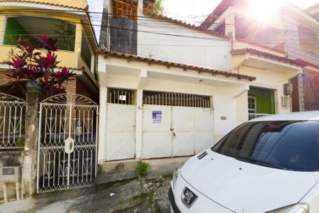 Fachada de casa à venda com 2 quartos, 214m² em Campo Grande, Rio de Janeiro