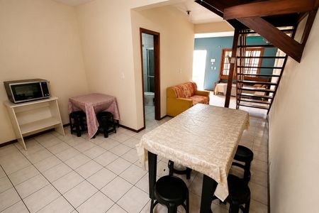 Sala/cozinha de apartamento para alugar com 2 quartos, 50m² em Ingleses do Rio Vermelho, Florianópolis