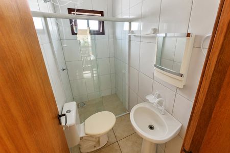 Banheiro de apartamento para alugar com 2 quartos, 50m² em Ingleses do Rio Vermelho, Florianópolis