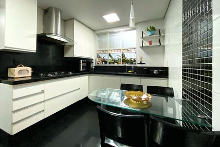 Cozinha de apartamento à venda com 3 quartos, 110m² em Novo São Lucas, Belo Horizonte