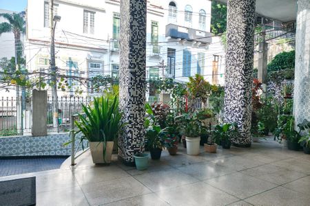 Portaria  de kitnet/studio para alugar com 1 quarto, 36m² em Santa Teresa, Rio de Janeiro