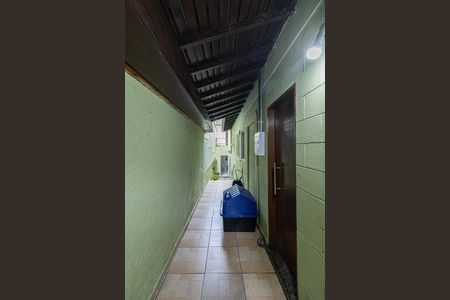 Corredor Lateral de casa à venda com 4 quartos, 180m² em Parque Boturussu, São Paulo