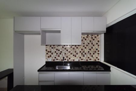 Cozinha de apartamento para alugar com 2 quartos, 28m² em Vila Divina Pastora, São Paulo