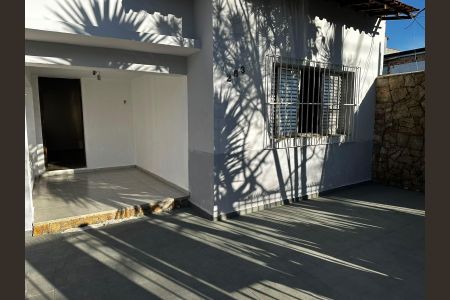 Casa para alugar com 200m², 1 quarto e 1 vaga Casa para alugar com 200m², 1 quarto e 1 vagaHall de Entrada
