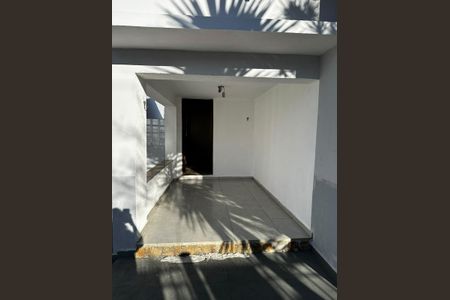 Casa para alugar com 200m², 1 quarto e 1 vaga Casa para alugar com 200m², 1 quarto e 1 vagaHall de Entrada