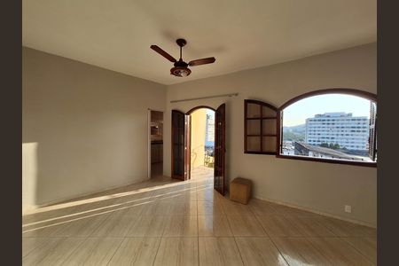 Casa de condomínio para alugar com 125m², 3 quartos e sem vaga Casa de condomínio para alugar com 125m², 3 quartos e sem vaga Suíte