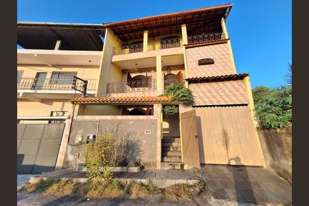 Casa de condomínio para alugar com 125m², 3 quartos e sem vaga Casa de condomínio para alugar com 125m², 3 quartos e sem vagaFachada