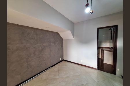 Casa de condomínio para alugar com 125m², 3 quartos e sem vaga Casa de condomínio para alugar com 125m², 3 quartos e sem vagaSala
