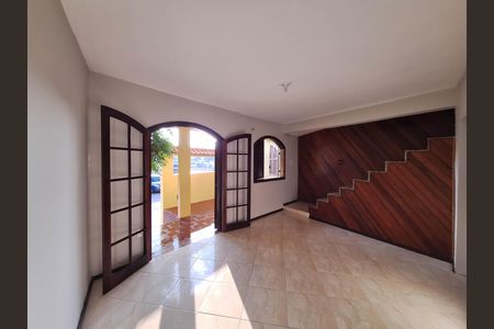 Casa de condomínio para alugar com 125m², 3 quartos e sem vaga Casa de condomínio para alugar com 125m², 3 quartos e sem vagaSala