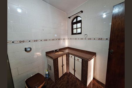 Casa de condomínio para alugar com 125m², 3 quartos e sem vaga Casa de condomínio para alugar com 125m², 3 quartos e sem vagaBanheiro Social