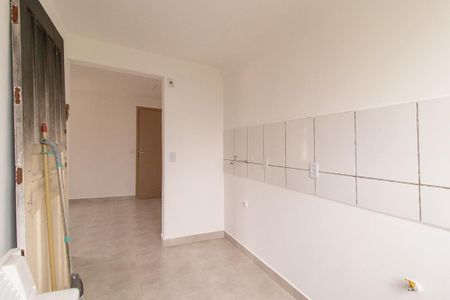 Cozinha e Área de Serviço de apartamento para alugar com 2 quartos, 45m² em Sítio Cercado, Curitiba