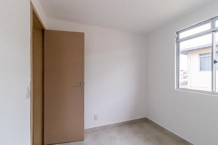 Quarto 1 de apartamento para alugar com 2 quartos, 45m² em Sítio Cercado, Curitiba