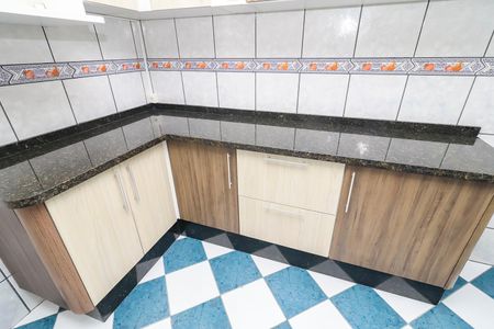 Casa à venda com 86m², 2 quartos e 2 vagasCozinha - Armários