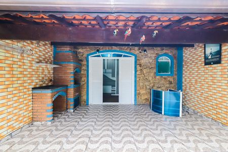 Casa à venda com 86m², 2 quartos e 2 vagasSacada do Quarto 1