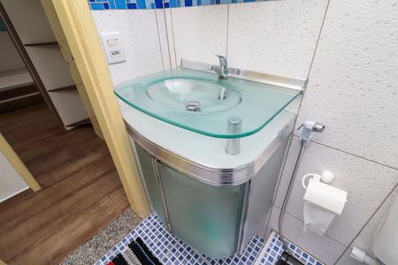 Casa à venda com 86m², 2 quartos e 2 vagasBanheiro
