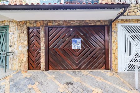 Casa à venda com 86m², 2 quartos e 2 vagasFachada