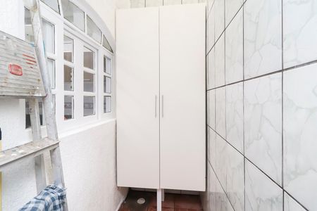 Casa à venda com 86m², 2 quartos e 2 vagasDespensa