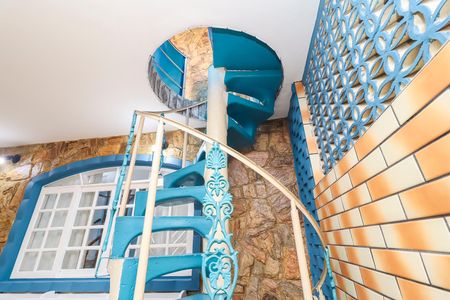 Casa à venda com 86m², 2 quartos e 2 vagasEscada da Garagem