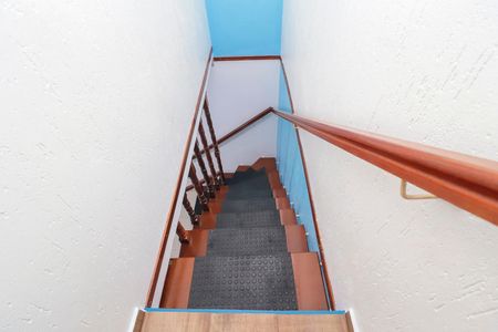 Escada interna de casa à venda com 2 quartos, 86m² em Jardim Nossa Senhora do Carmo, São Paulo