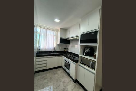 Cozinha de apartamento à venda com 3 quartos, 70m² em Novo Eldorado, Contagem