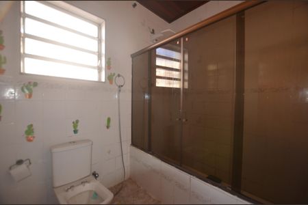 Casa para alugar com 180m², 2 quartos e sem vagaBanheiro social