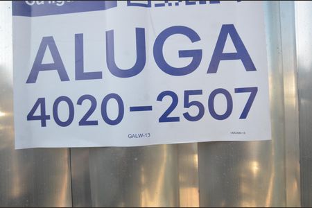 Placa Instalada de casa para alugar com 2 quartos, 180m² em Madureira, Rio de Janeiro