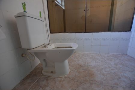 Casa para alugar com 180m², 2 quartos e sem vagaBanheiro social