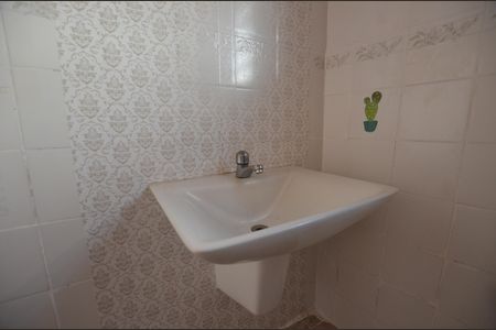 Banheiro social de casa para alugar com 2 quartos, 180m² em Madureira, Rio de Janeiro