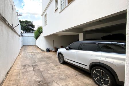Garagem de casa à venda com 4 quartos, 525m² em Santa Lúcia, Belo Horizonte