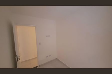 Quarto 2 de apartamento para alugar com 1 quarto, 38m² em Jardim Iva, São Paulo