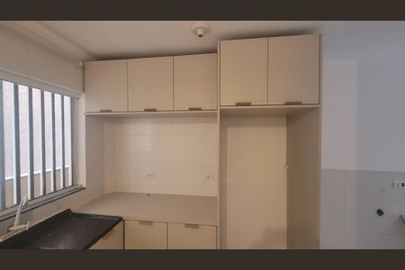 Sala/Cozinha de apartamento para alugar com 1 quarto, 38m² em Jardim Iva, São Paulo