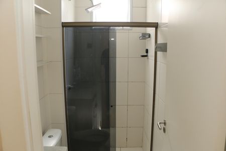 Banheiro de apartamento para alugar com 2 quartos, 45m² em Vila Catia, Nova Iguaçu