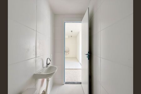 Banheiro  de apartamento para alugar com 2 quartos, 30m² em Jardim Caravelas, São Paulo