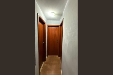 Corredor de apartamento para alugar com 2 quartos, 53m² em Vila da Penha, Rio de Janeiro