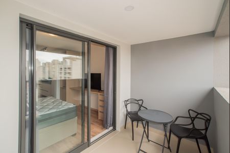 Studio para alugar com 29m², 1 quarto e sem vaga Studio para alugar com 29m², 1 quarto e sem vagaVaranda